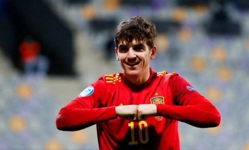  罗马,穆帅遭遇信任危机,红狼欧联出局引球迷不满  